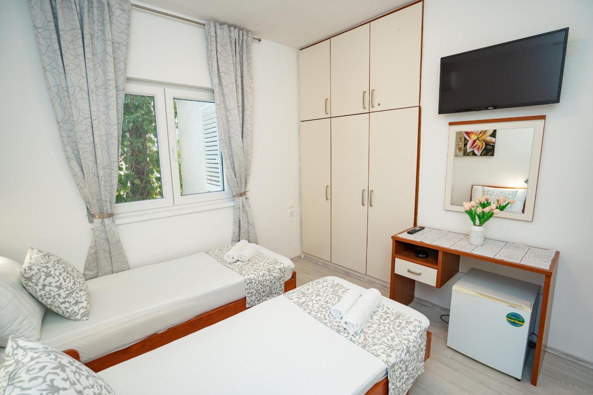Pool Mansion Magnolia - Comfort Rooms نوفاليا المظهر الخارجي الصورة